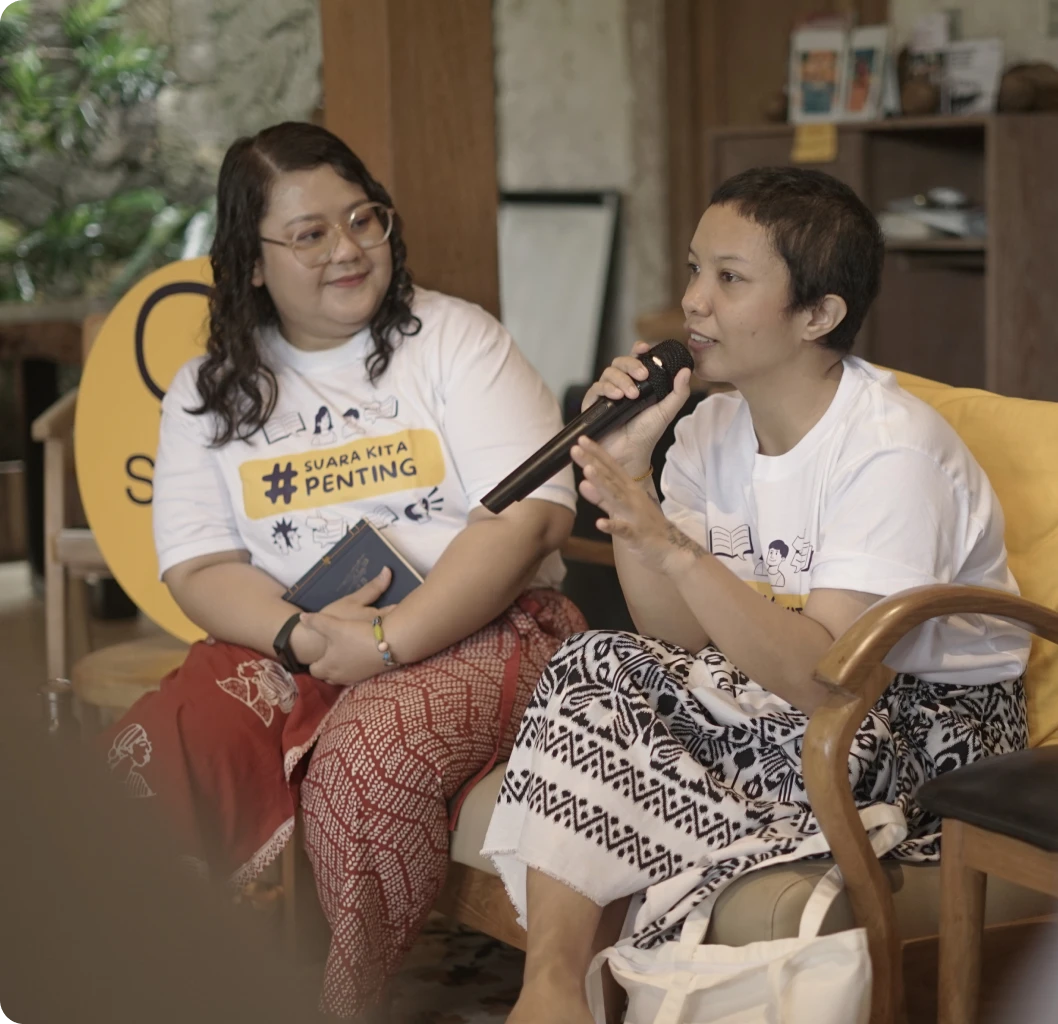 Dhenok dan Pembicara Wanita